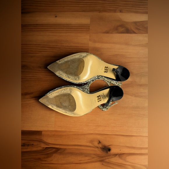 Beautiisoles
Women's Metallic Alice Pointed Toe Pump - Picture 7 of 7